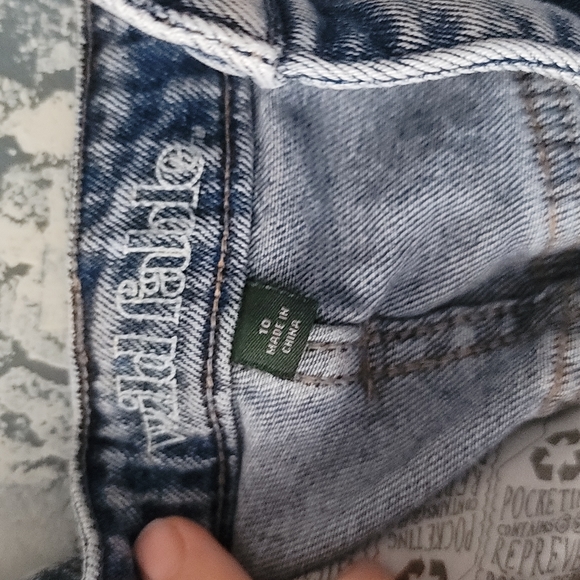 Side-Zipper High Rise Jeans - Picture 7 of 10